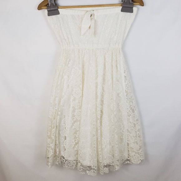 Hollister Dresses & Skirts - Hollister White Strapless Lace Dress Size M